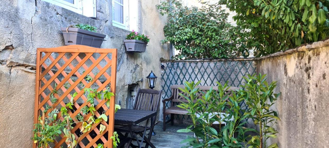 Le Petit Cocon De Chateau Chalon エクステリア 写真